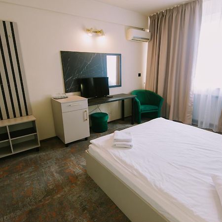 Hotel Victoria クルージュ＝ナポカ エクステリア 写真