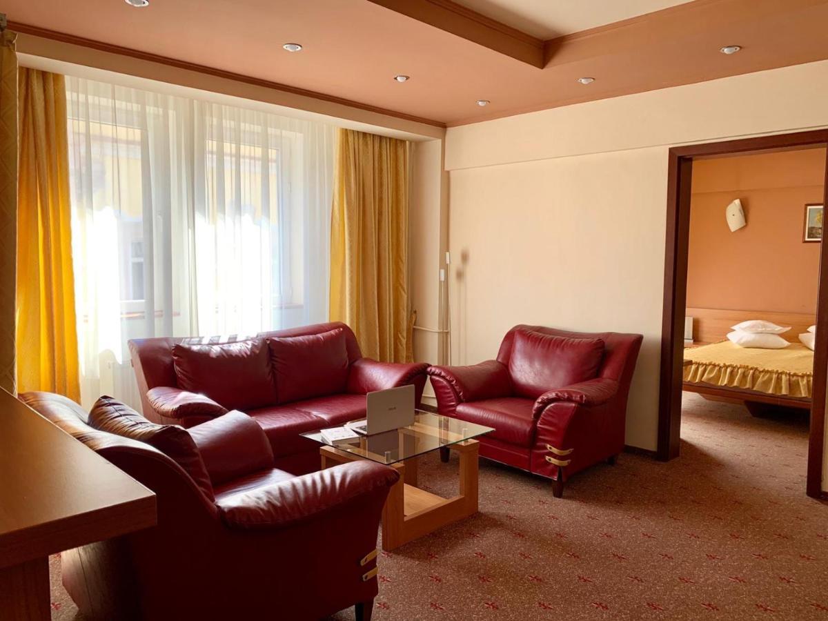 Hotel Victoria クルージュ＝ナポカ エクステリア 写真