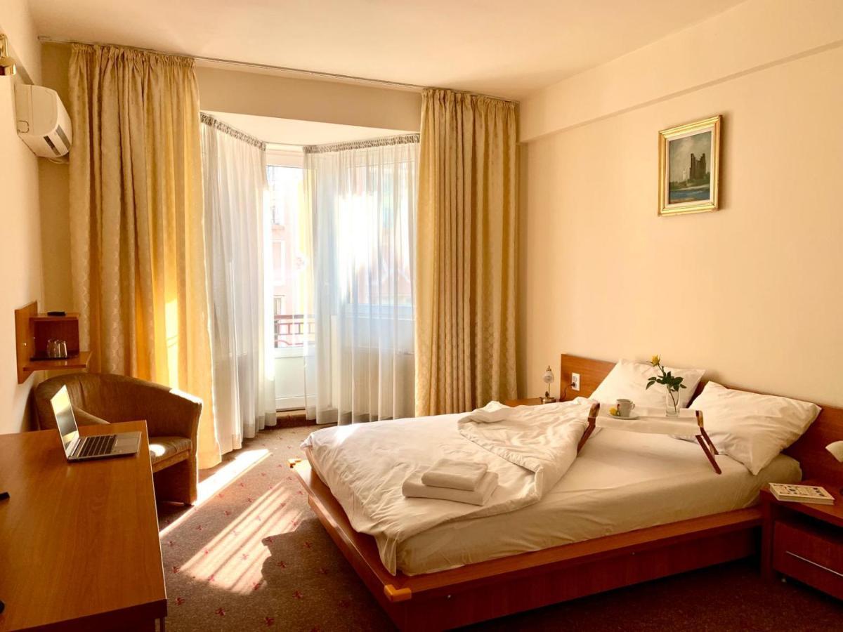 Hotel Victoria クルージュ＝ナポカ エクステリア 写真
