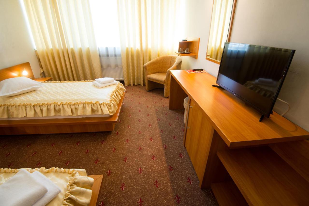 Hotel Victoria クルージュ＝ナポカ エクステリア 写真