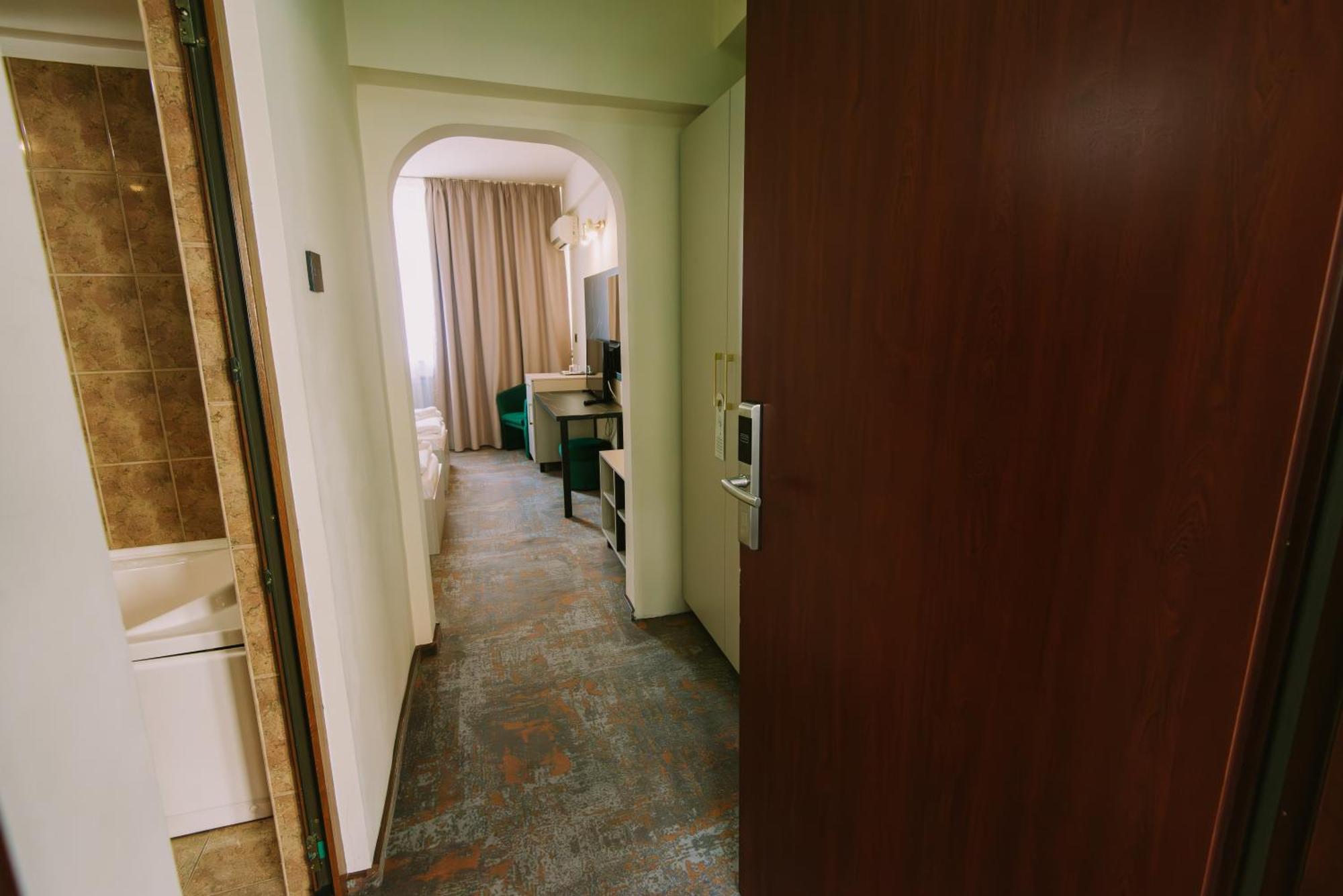Hotel Victoria クルージュ＝ナポカ エクステリア 写真