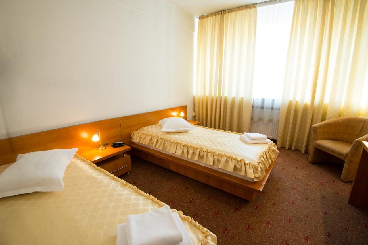 Hotel Victoria クルージュ＝ナポカ エクステリア 写真